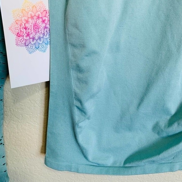 Bella movement mint green top women Long sleeve top size S yoga meditation - Picture 6 of 7
